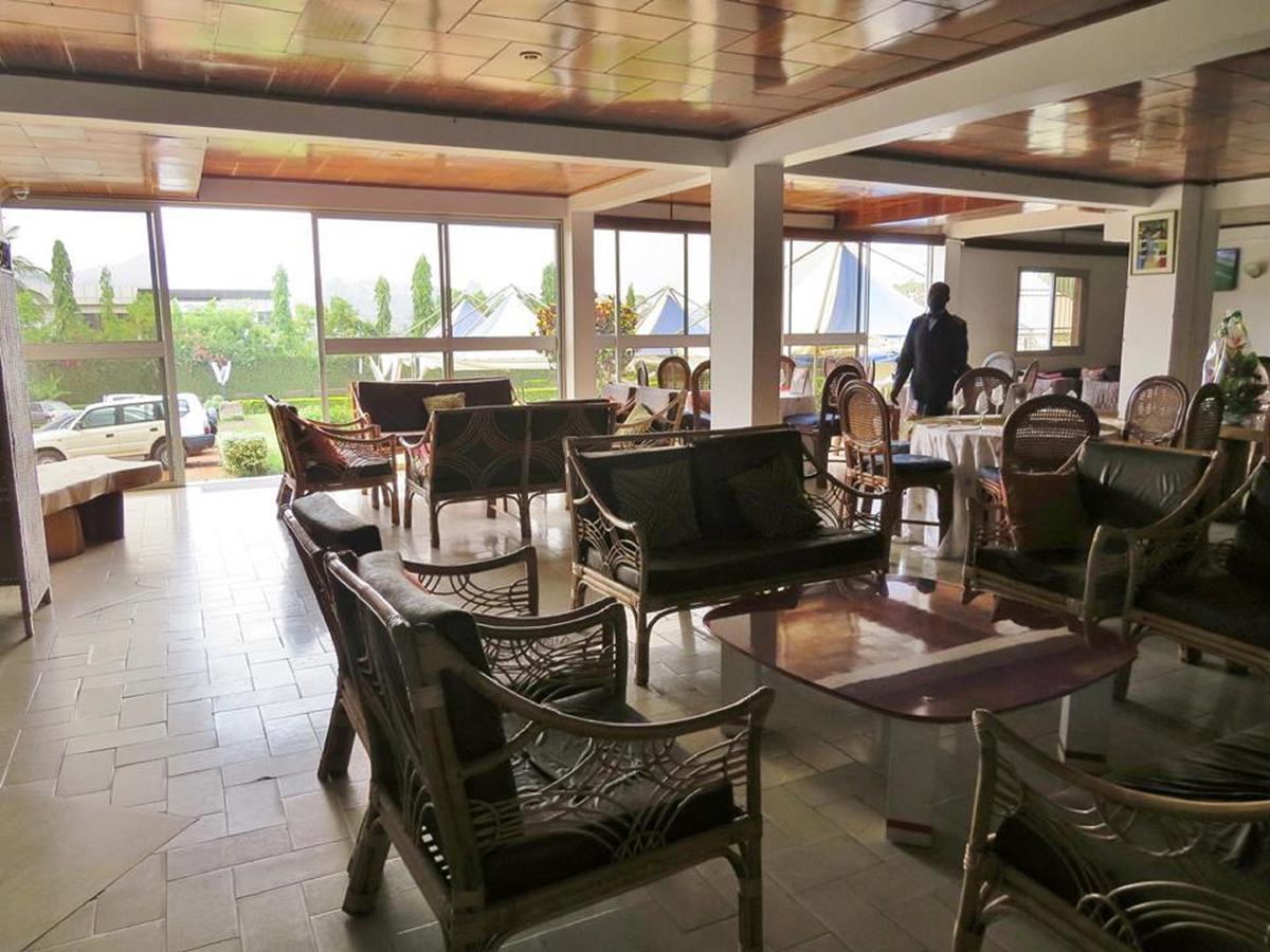 Hotel Azur Yaounde Ngoại thất bức ảnh