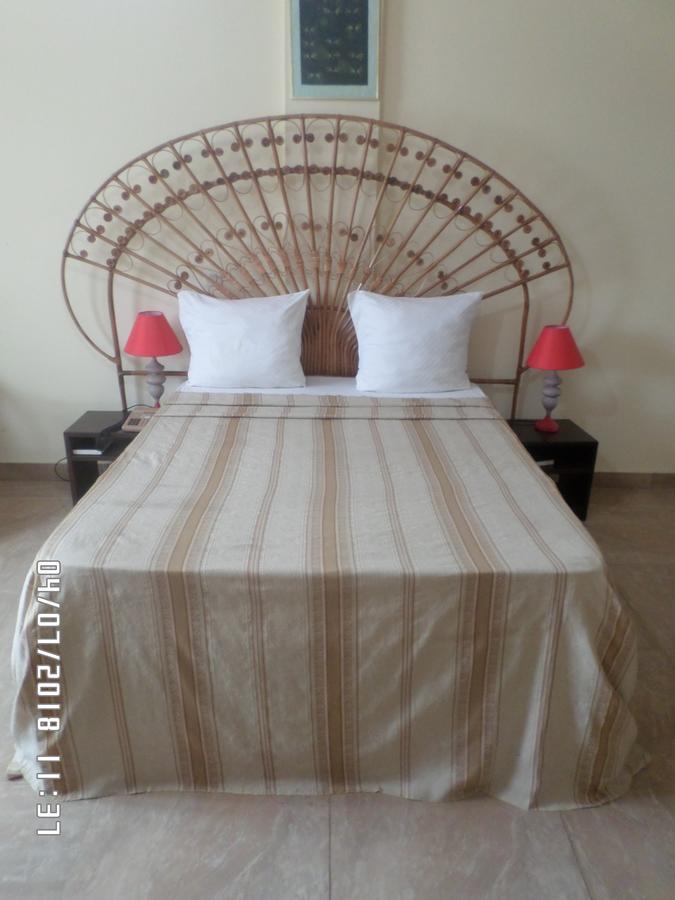 Hotel Azur Yaounde Ngoại thất bức ảnh