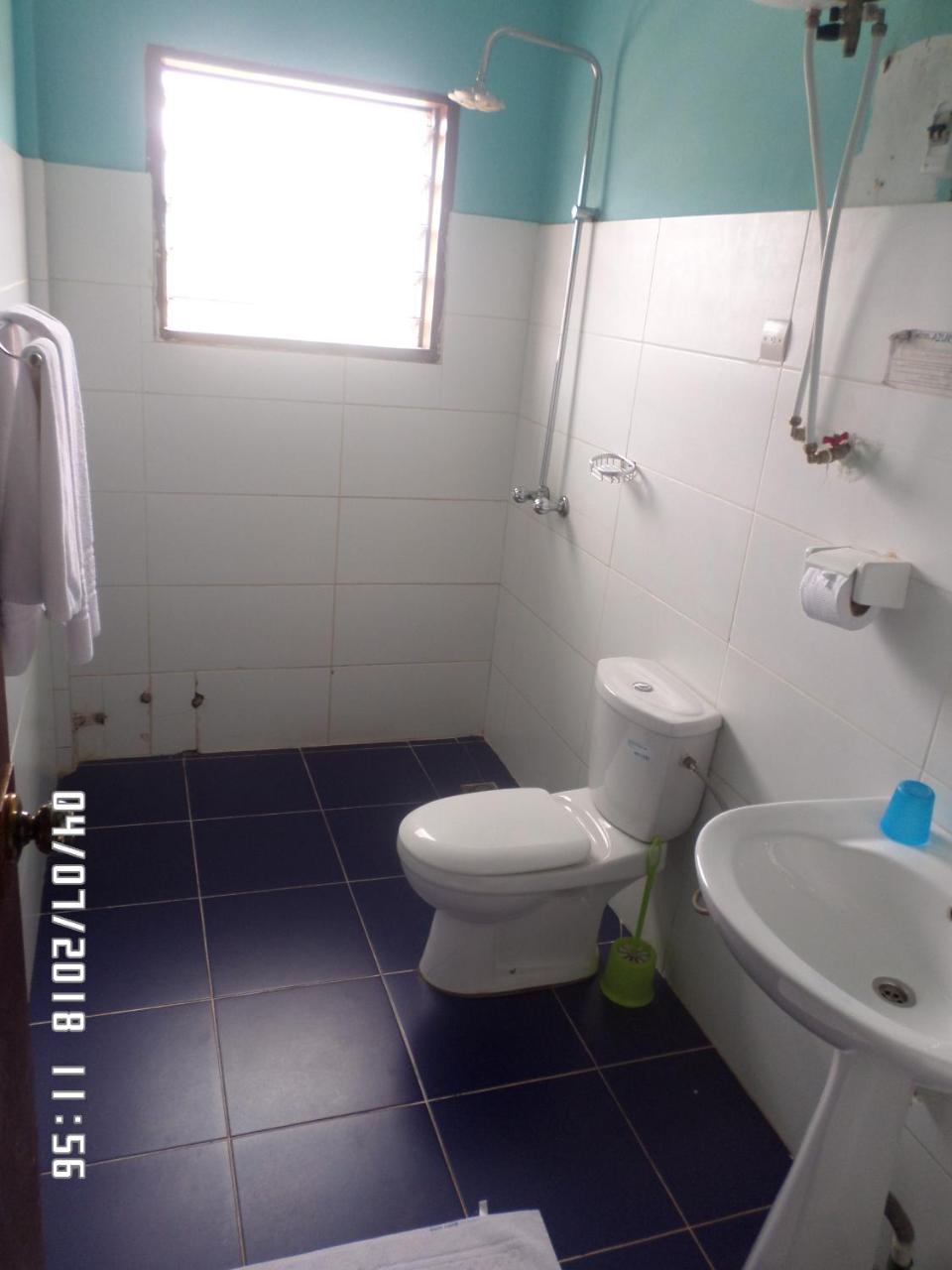 Hotel Azur Yaounde Ngoại thất bức ảnh