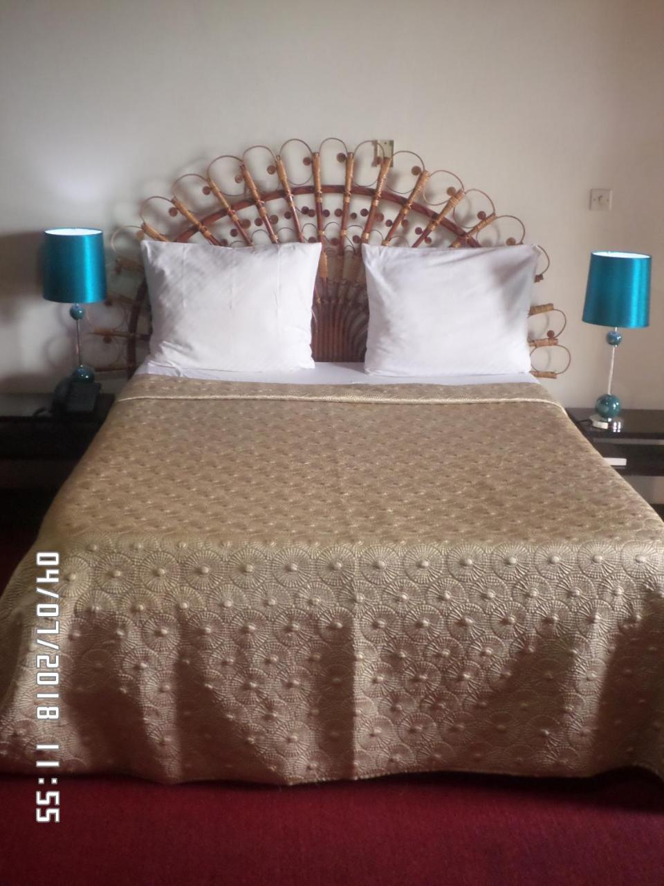 Hotel Azur Yaounde Ngoại thất bức ảnh