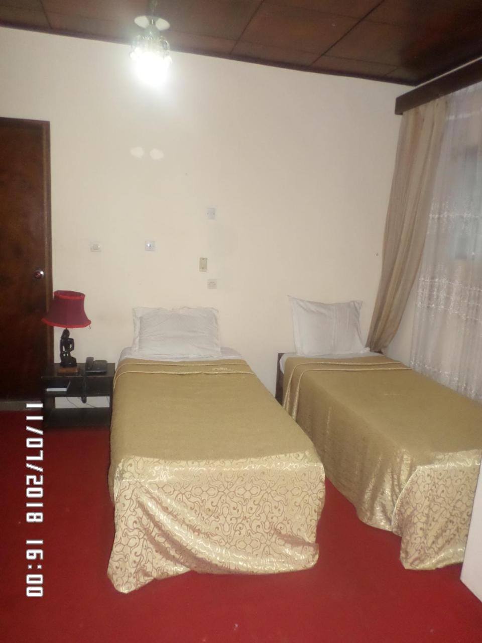 Hotel Azur Yaounde Ngoại thất bức ảnh