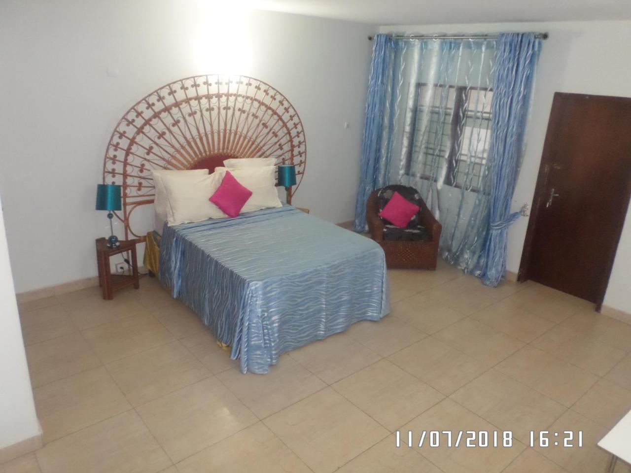 Hotel Azur Yaounde Ngoại thất bức ảnh