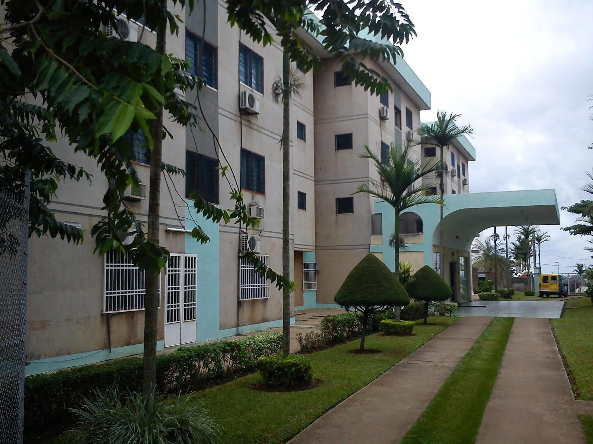 Hotel Azur Yaounde Ngoại thất bức ảnh