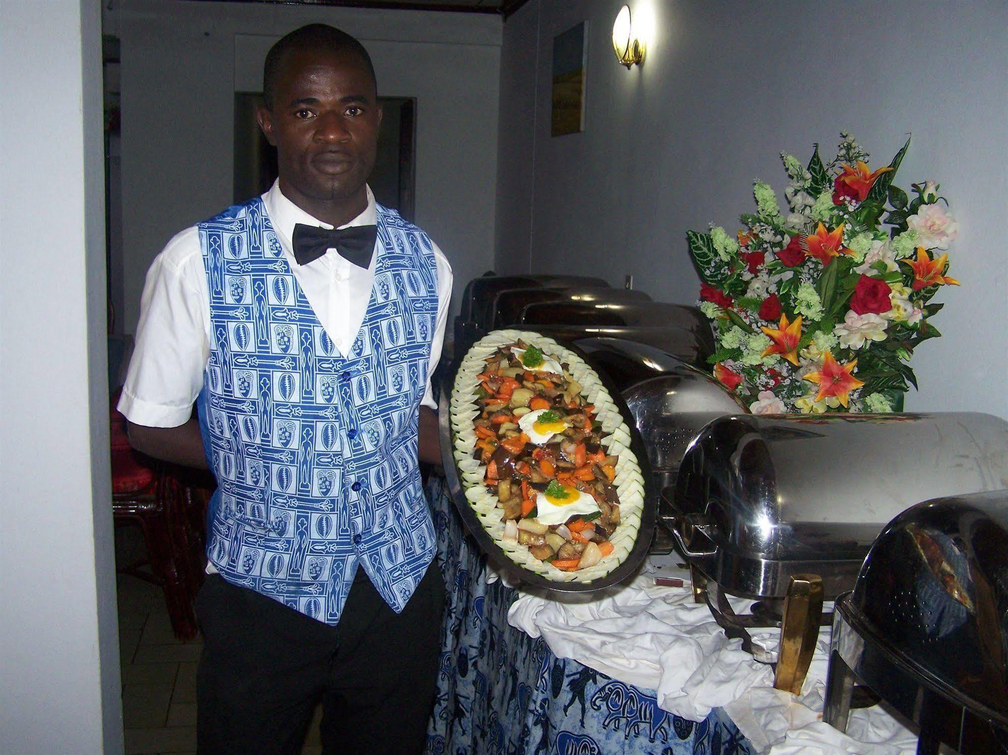 Hotel Azur Yaounde Ngoại thất bức ảnh