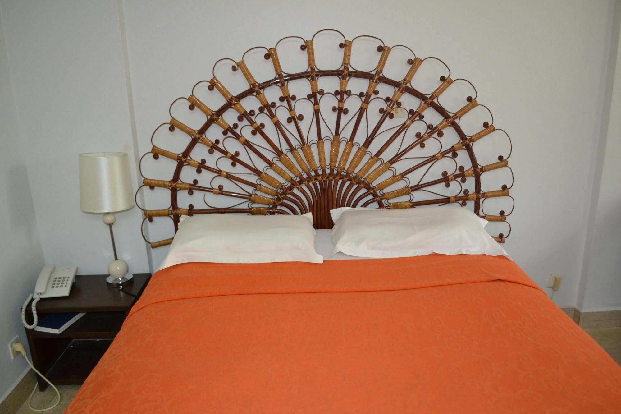 Hotel Azur Yaounde Ngoại thất bức ảnh