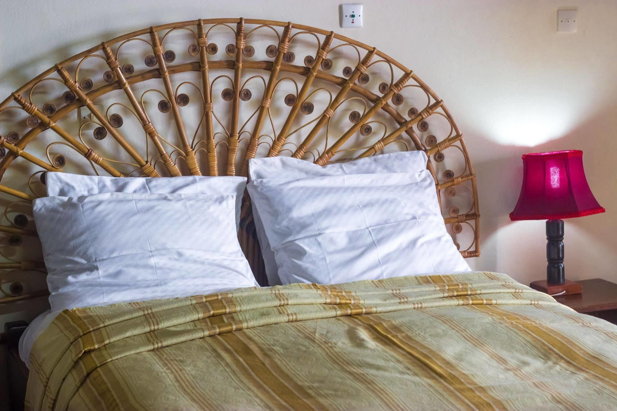 Hotel Azur Yaounde Ngoại thất bức ảnh
